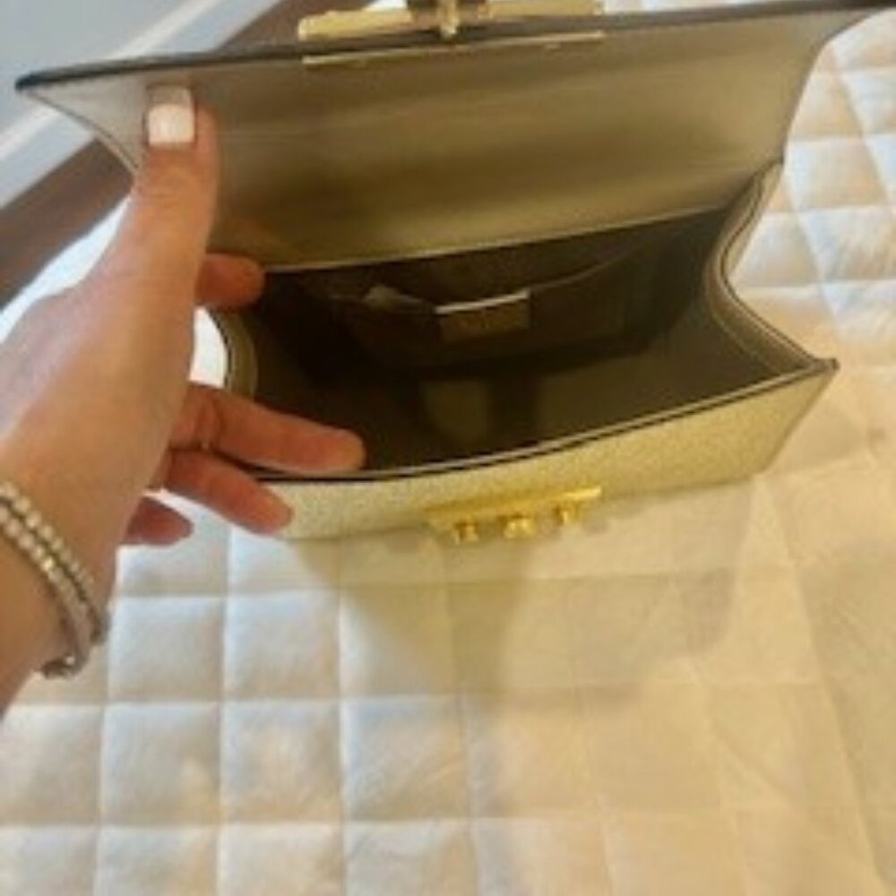 Gucci Purse Gold/Black - image 4